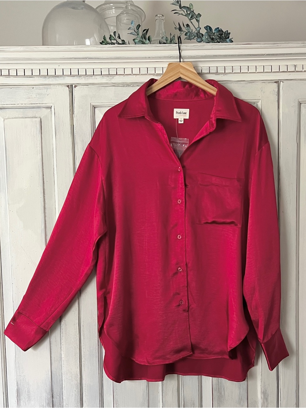 🟠NWT PEACH LOVE Satiny Button-Up Long Sleeve Top in Classic Red